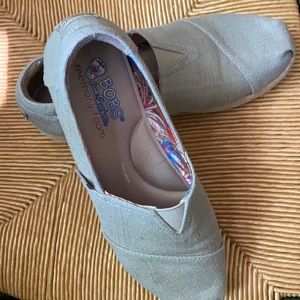 Mint condition! Maybe worn once? Color; taupe